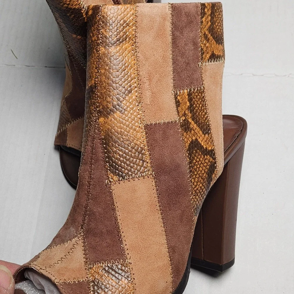 C‎ Wonder Ivy Tan Brown Patchwork Snakeskin Suede Peep Toe Block Heel Booties 5M
